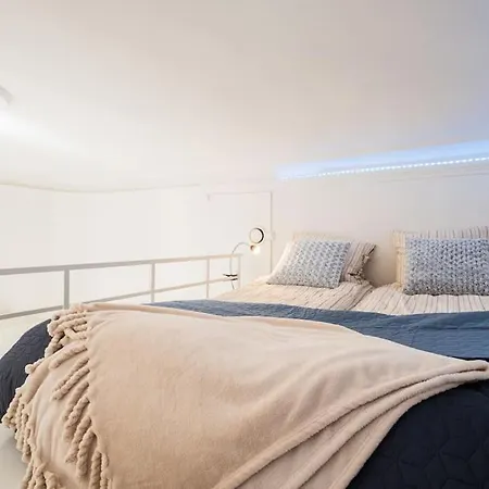 Lux In Downtown Apartment